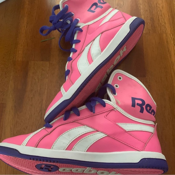 Ladies Reebok Classic Sneakers - Picture 4 of 11